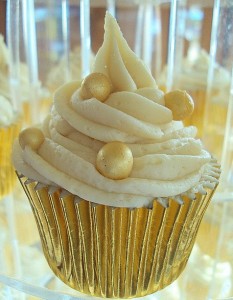 gold cuppy
